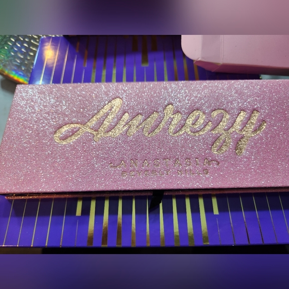 ABH Amrezy Eyeshadow Palette - Picture 2 of 2